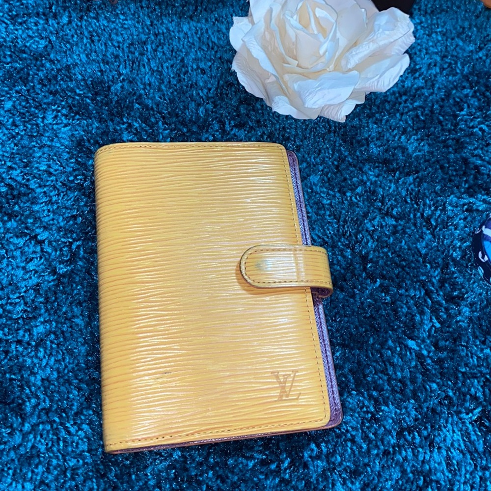Louis Vuitton Passport Agenda Authentic
